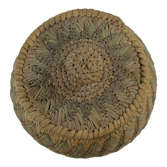 Handwoven Papago Herb Basket With Lid 5"x4.5" Soutwest Rustic Storage Container - Picture 4 of 6